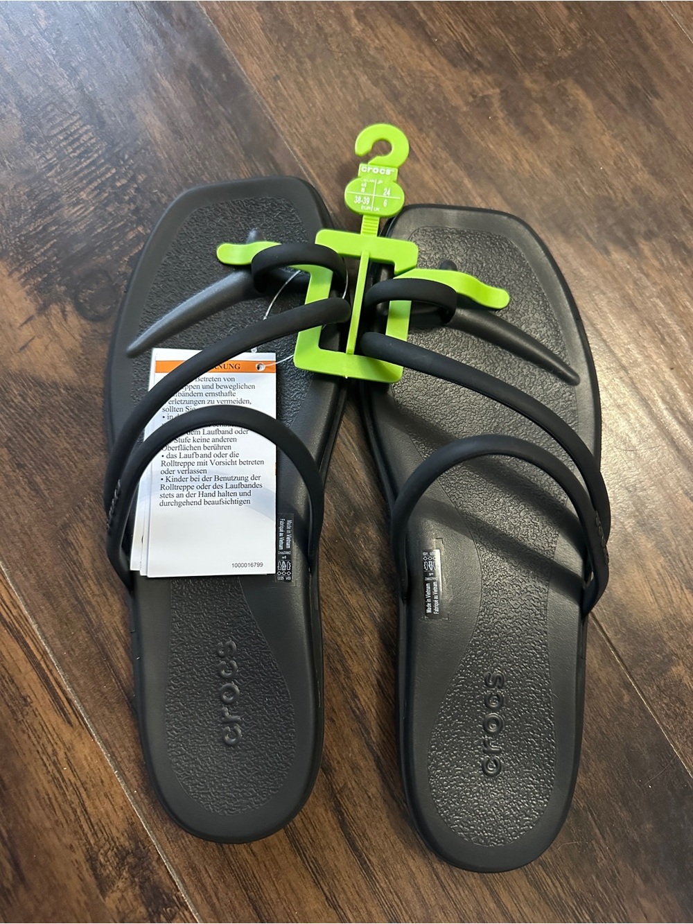 CROCS W Miami Toe Loop Black Sandals